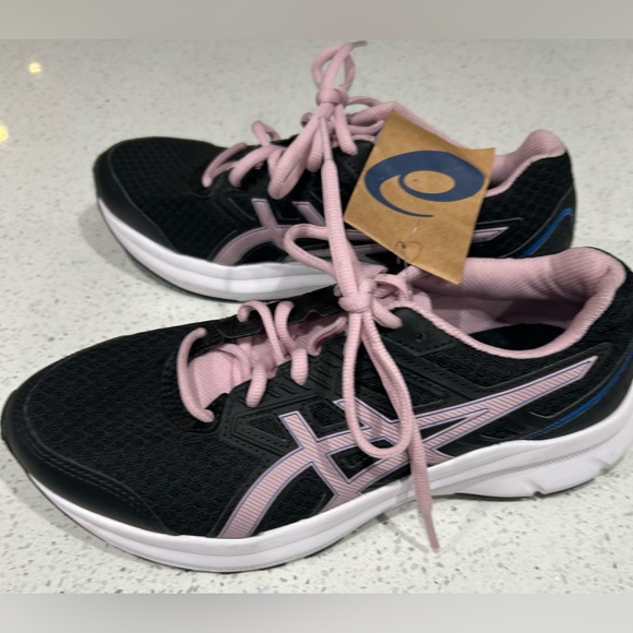 ASICS Women's Black and Pink Running Shoes NWT size 7 - Picture 2 of 5